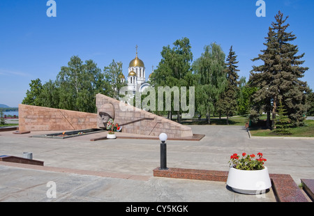 Ewige Flamme am Denkmal des Ruhmes in Samara, Russland Stockfoto