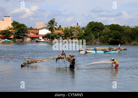 Traditionelle Katamaran von Fischern in Sri Lanka verwendet. Hafen von Negombo. Stockfoto