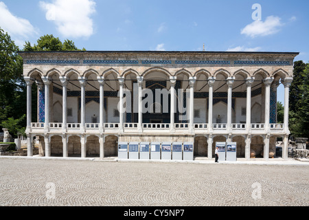 Fassade, gefliest Kiosk (Türkisch: Çinili Köşk) Pavillon, Topkapi Palast, Istanbul, Türkei Stockfoto