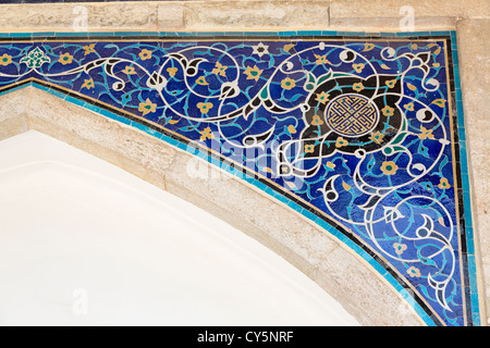 Detail der Fliesen Mosaik gefliest Kiosk (Türkisch: Çinili Köşk) Pavillon, Topkapi Palast, Istanbul, Türkei Stockfoto