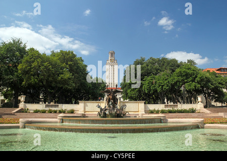 Littlefield Brunnen, University of Texas in Austin, UT Tower im Hintergrund, Austin, Texas Stockfoto