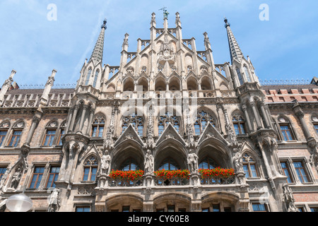 detaillierte mittelalterliche Stadtmauer von neuen Rathaus (Neues Rathaus) in München, Deutschland Stockfoto