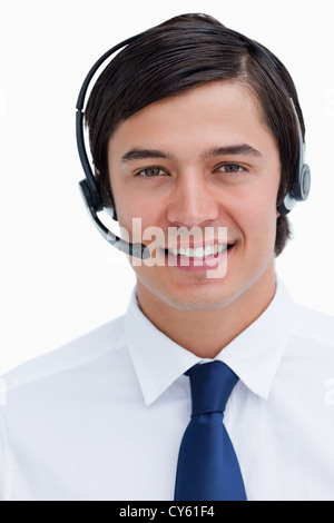 Nahaufnahme eines männlichen Telefon-Support-Mitarbeiter mit Kopfhörer auf Stockfoto