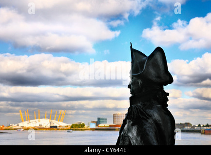 Lord Nelson-Statue mit Blick auf die Themse, Greenwich, London, UK Stockfoto