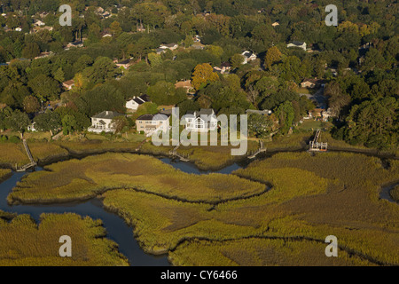 Luftbild vom Sumpf entlang den Ashley River Charleston, South Carolina. Stockfoto