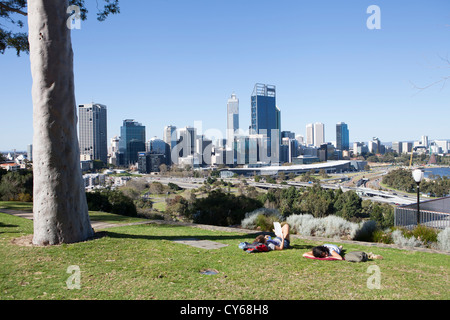 Perth CBD vom Kings Park, Perth, Western Australia gesehen Stockfoto