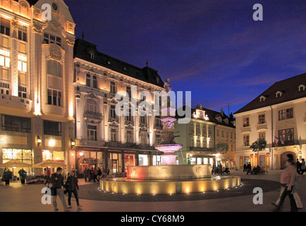 Slowakei, Bratislava, Hauptplatz, Roland Brunnen, Stockfoto