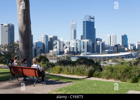 Perth CBD vom Kings Park, Perth, Western Australia gesehen Stockfoto