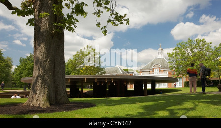 Der 2012 Serpentine Gallery Pavillon in Kensington Gardgens, London, UK. Stockfoto