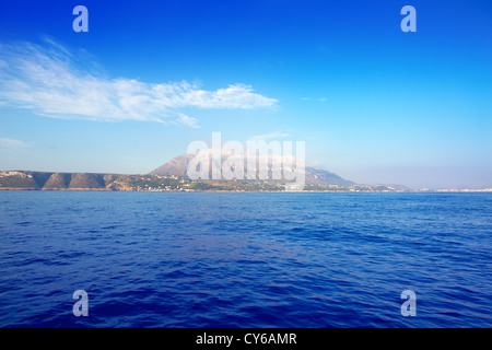 Alicante Provinz Denia Dorf mit Mongo betrachtet aus dem Meer Stockfoto