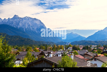 gemütliche kleine Stadt Wallgau in Bayerische Alpen Stockfoto