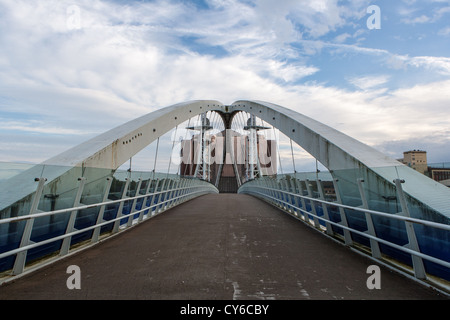 Die Lowry-Brücke Salford Quays Stockfoto