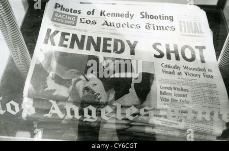 Kennedy (1925-1968) Titelseite von der Los Angeles Times detailliert seine Ermordung am 5. Juni 1968 Stockfoto