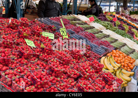 Obst-Stände in Hotorget Marktplatz in Stockholm, Schweden Stockfoto