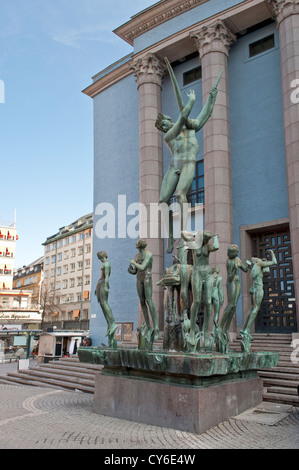 Skulptur vor Stockholm Concert Hall in Hotorget Marktplatz in Stockholm Stockfoto