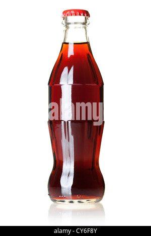 Kalte Cola Flasche. Isoliert auf weiss Stockfoto