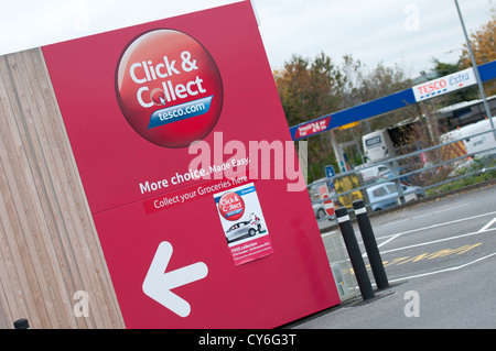 Tesco Click and Collect Abholstelle. Stockfoto