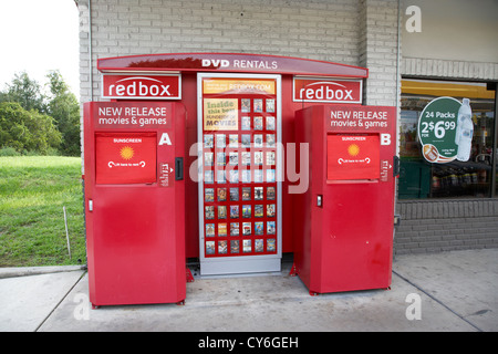 Redbox dvd Verleih automatisierte Retail Kiosk an einer Tankstelle Florida usa Stockfoto