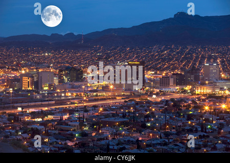 BLICK AUF DIE SKYLINE VON DOWNTOWN EL PASO TEXAS USA Stockfoto