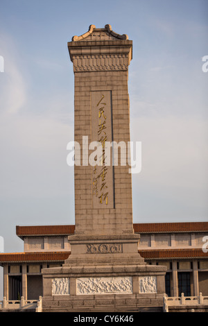 Das Denkmal für die Helden des Volkes in Tian'an Platz in Peking, China Stockfoto