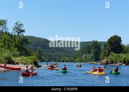 Kanus auf der Dordogne im Süden Frankreichs Stockfoto