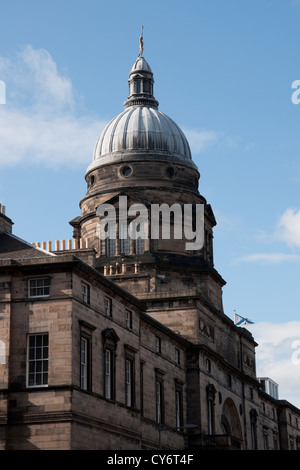 Große kupferne Kuppel von West Register House, Edinburgh Stockfoto