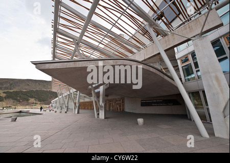 Eingang zum Gebäude des schottischen Parlaments in Edinburgh. Stockfoto