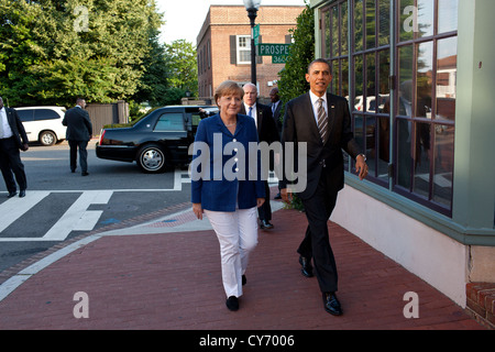 US-Präsident Barack Obama und Bundeskanzlerin Angela Merkel kommen zum Abendessen an den 1789 Restaurant Juni 6, 2011 in Washington, DC. Stockfoto