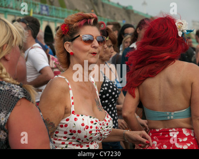 Rock und Roll tanzen in einer Zusammenkunft von Motorradfahrer in Brighton. Stockfoto