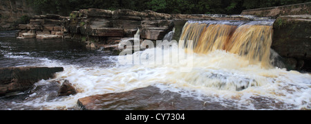 Panorama Wasserfall, Fluß Swale; Richmond Town; North Yorkshire, England, Vereinigtes Königreich Stockfoto