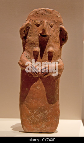 Terrakotta Plank-förmige Figur mittleren zyprischen ich ca. 1900 – 1800 v. Chr. 21 cm Zypern Griechisch Griechenland Stockfoto