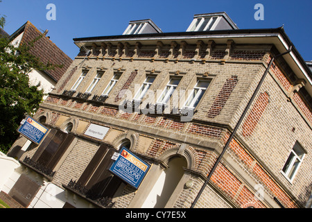 Äußere Haus, altmodisch, Eigentum für Auktion. Salisbury England Großbritannien Stockfoto