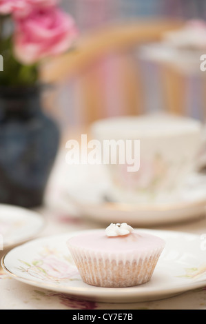 Nachmittags Tee und Fee Kuchen Stockfoto