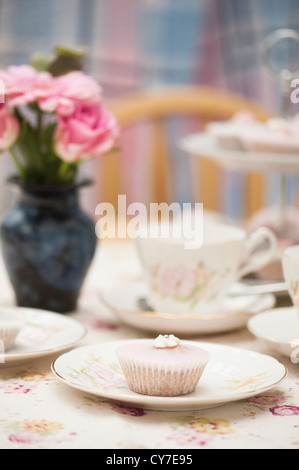 Nachmittags Tee und Fee Kuchen Stockfoto