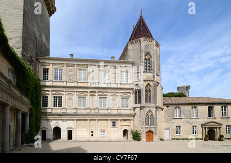 Renaissance-Fassade und den Hof von Uzès Château oder Palast Herzogtum Uzès Gard Frankreich Stockfoto