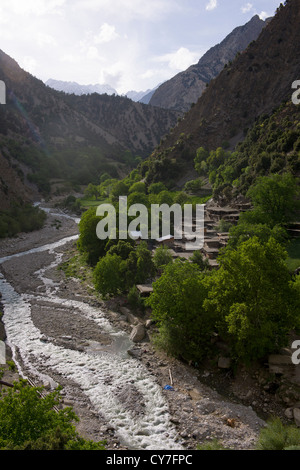 Blick talauswärts Rumbur von Grum Dorf Charso (tanzen Boden), Chitral, Khyber-Pakhtunkhwa, Pakistan Stockfoto