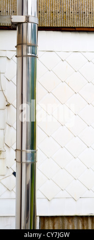 Edelstahl Schornstein auf den Bau von einem ökologischen Haus