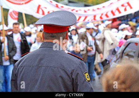 Polizei auf "Bygata" Stockfoto