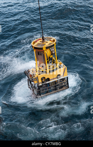 ROV, fernbedienbar Fahrzeug ins Leben gerufen im Meer Stockfoto