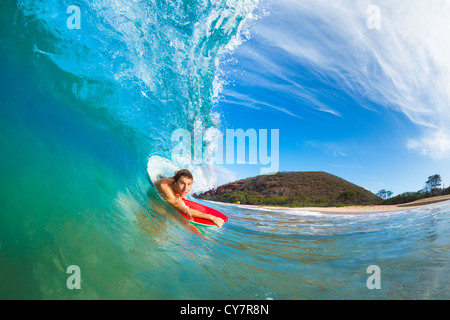 Boogie Boarder Surfen erstaunlich Blue Ocean Wave Stockfoto