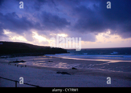 Fistral Strand, Newquay, Cornwall, Mekka für Surfer und coole Typen aus ganz Großbritannien und Europa. Stockfoto