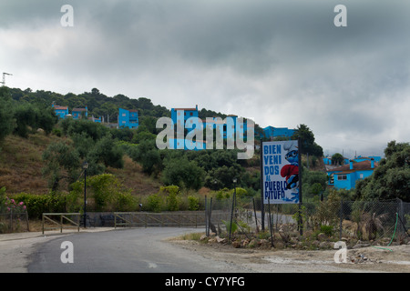 Schlümpfe-Schild am Eingang des Juzcar Stockfoto