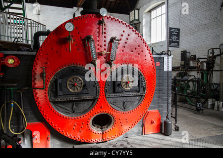 England Wiltshire, Crofton Lichtstrahl pumpende Station Kessel Maschinenraum Stockfoto