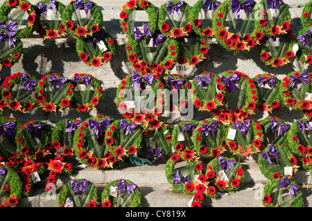 Kriegerdenkmal, errichtet in Charlottetown, Prince Edward Island, Kanada nach einem Gottesdienst Volkstrauertag abgebildet. Stockfoto