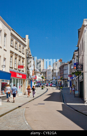 Die High Street und der Kathedrale von Wells, Somerset, England, UK Stockfoto