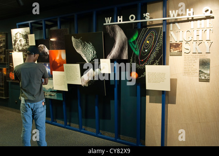 Raum Exponate im Museum Visitor Center am Meteor-Krater, auch bekannt als Barrenger Crater, in der Nähe von Winslow, Arizona Stockfoto