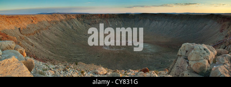 Panorama des Meteor-Krater, auch bekannt als Barrenger Crater, in der Nähe von Winslow, Arizona Stockfoto