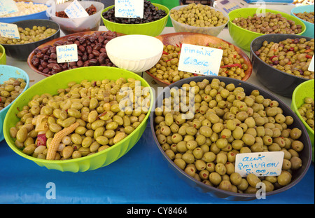 Oliven angezeigt zum Verkauf Moissac Tarn et Garonne Frankreich Stockfoto