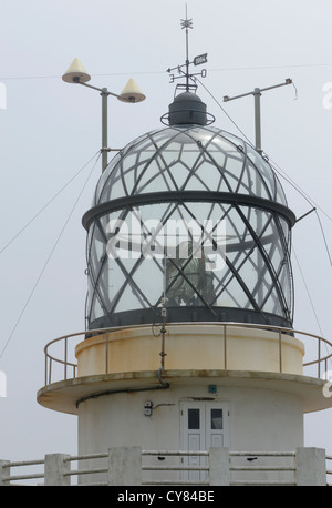 Lampe der Leuchtturm Faro Punta De la Estaca de Bares. Stockfoto