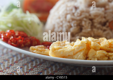 Reis mit Garnelen paste, Thai Essen ist sehr lecker Stockfoto